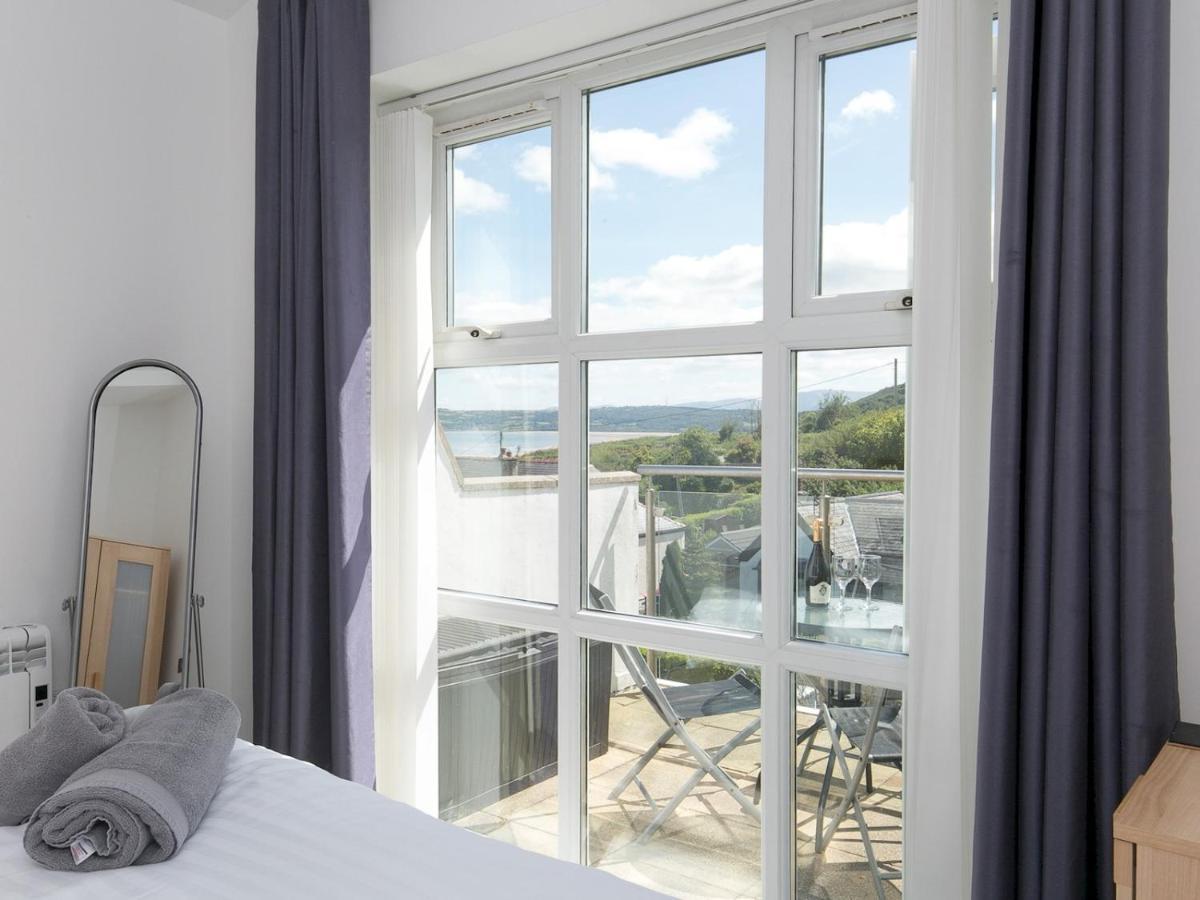 Pass The Keys 2 Bed Sea View Apartment With Balcony Parking Benllech Eksteriør billede