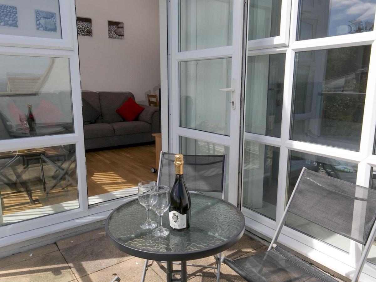 Pass The Keys 2 Bed Sea View Apartment With Balcony Parking Benllech Eksteriør billede