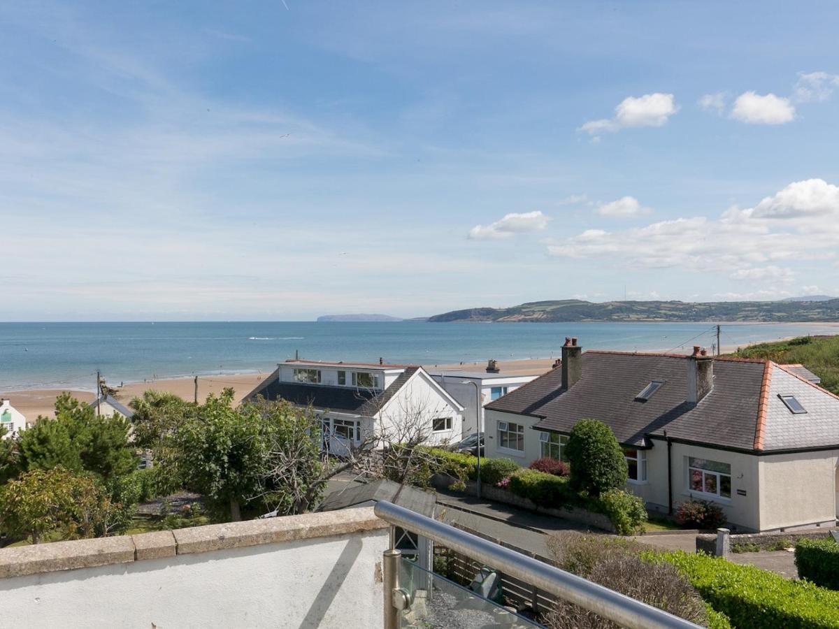 Pass The Keys 2 Bed Sea View Apartment With Balcony Parking Benllech Eksteriør billede
